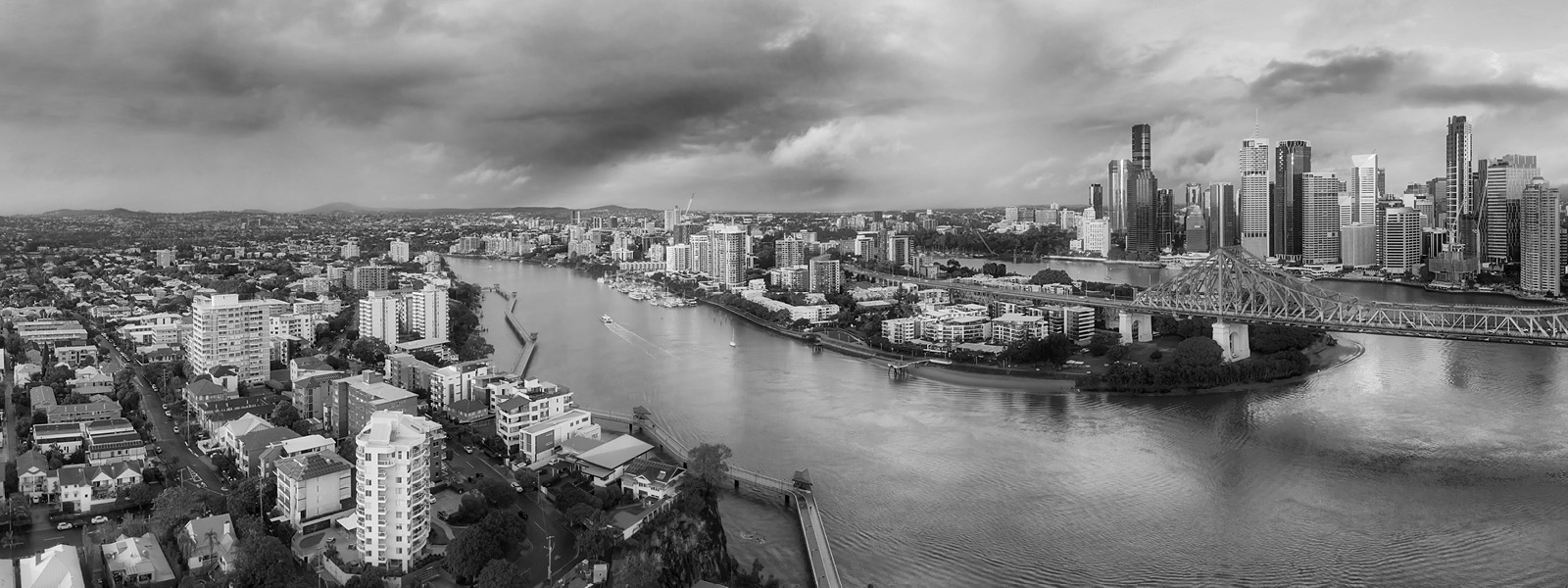 View Brisbane City, New Farm, Kangaroo Point, East Brisbane and the Story Bridge with the Brisbane River